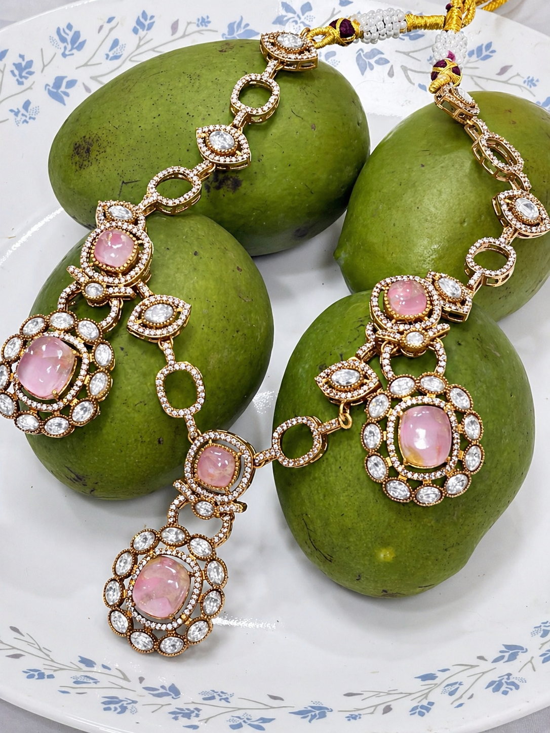 Gulabi Vistara set